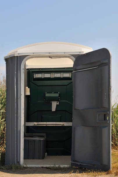 Best Construction site porta potty rental  in North Manchester, IN